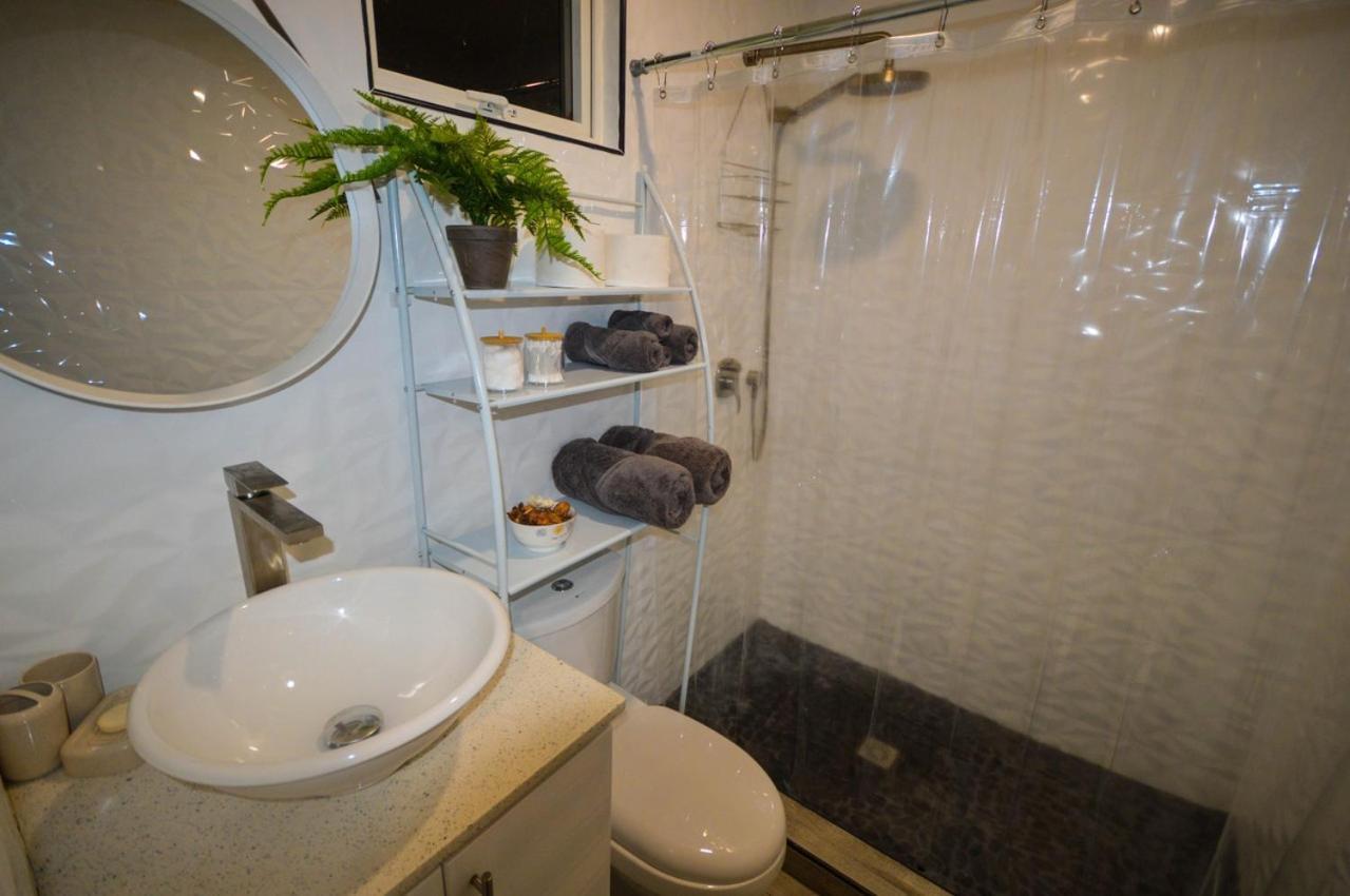 Dorvic Cottage ブリッジタウン エクステリア 写真